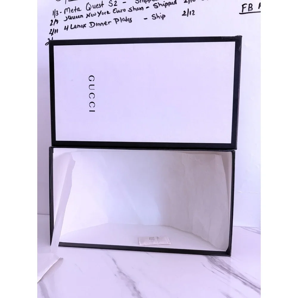 GUCCI Large GIFT BOX EUC🔥🔥🔥🔥🎁🎁